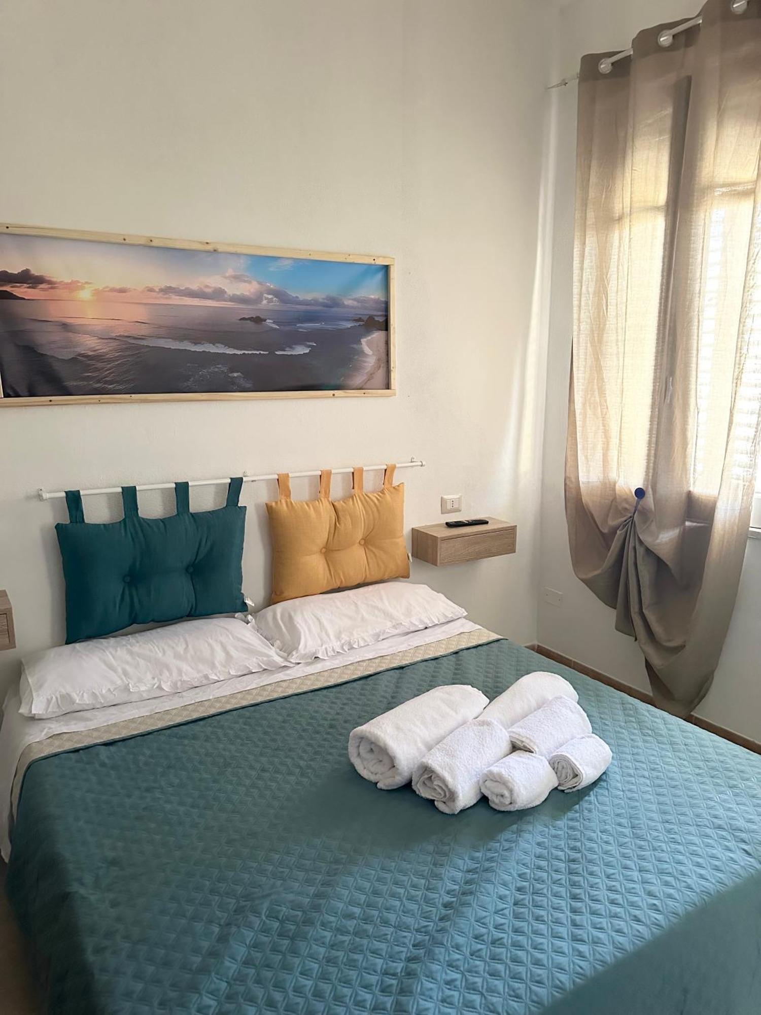 Hotel Moncici House Porto Torres Exterior foto
