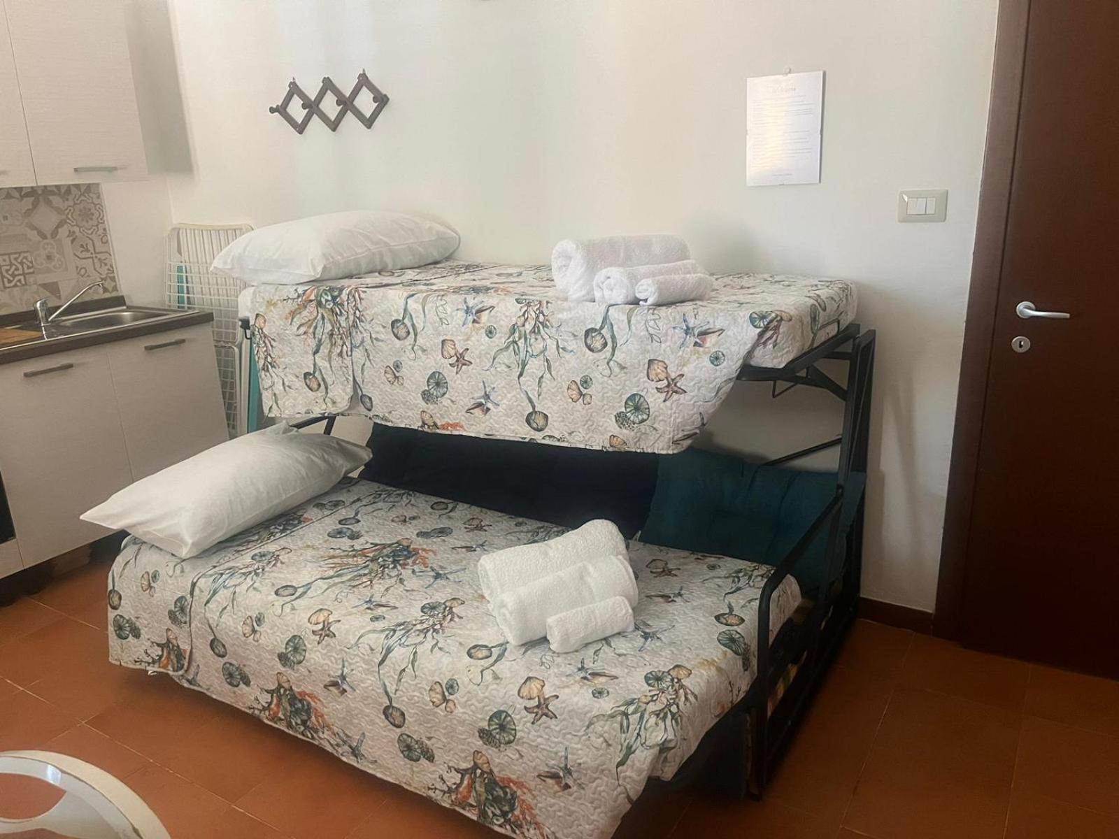 Hotel Moncici House Porto Torres Exterior foto
